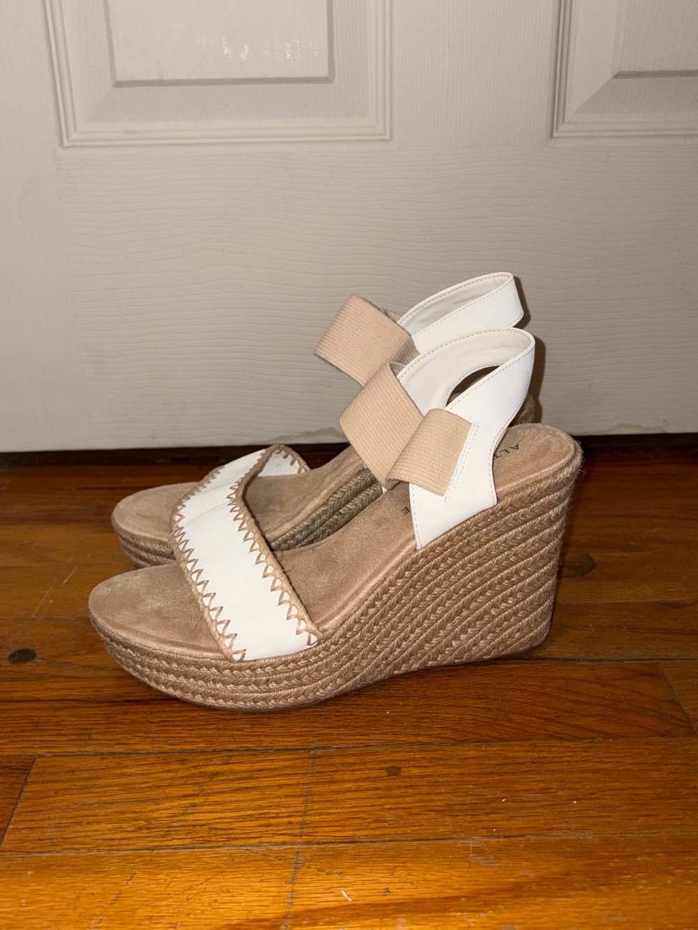 Brand new never worn Altar’d State Wedges